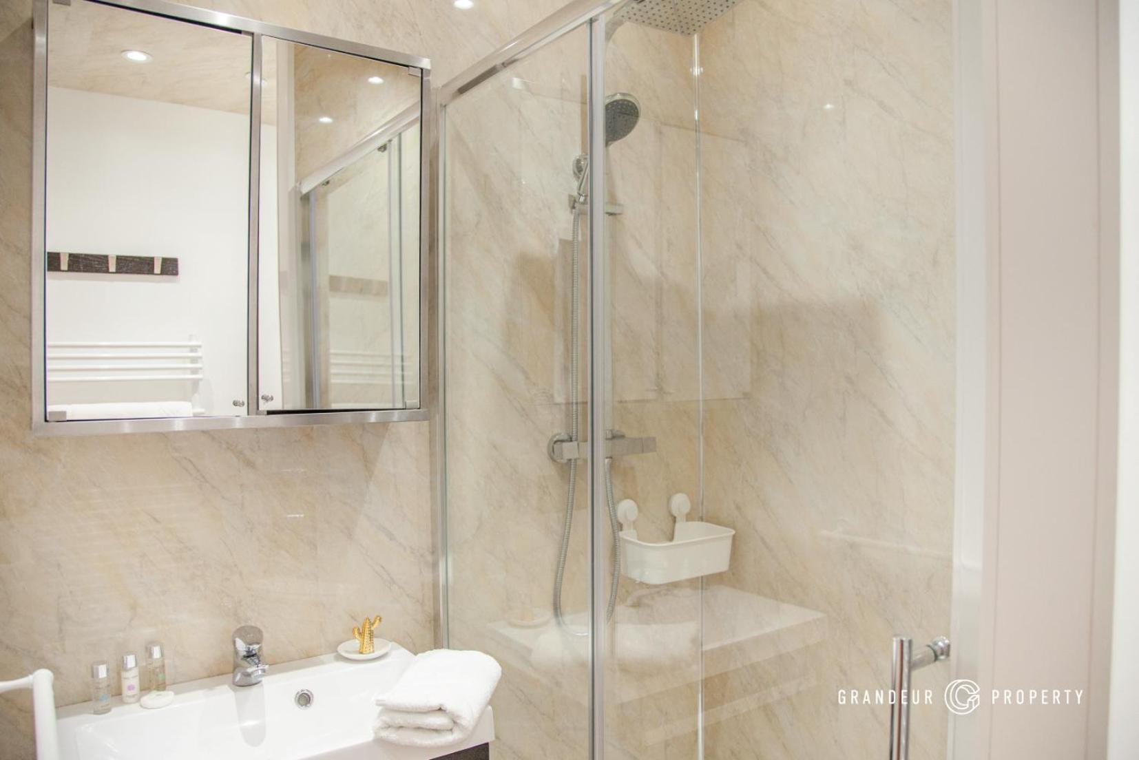 Treetop Suite By Grandeur Property 伯恩茅斯 外观 照片
