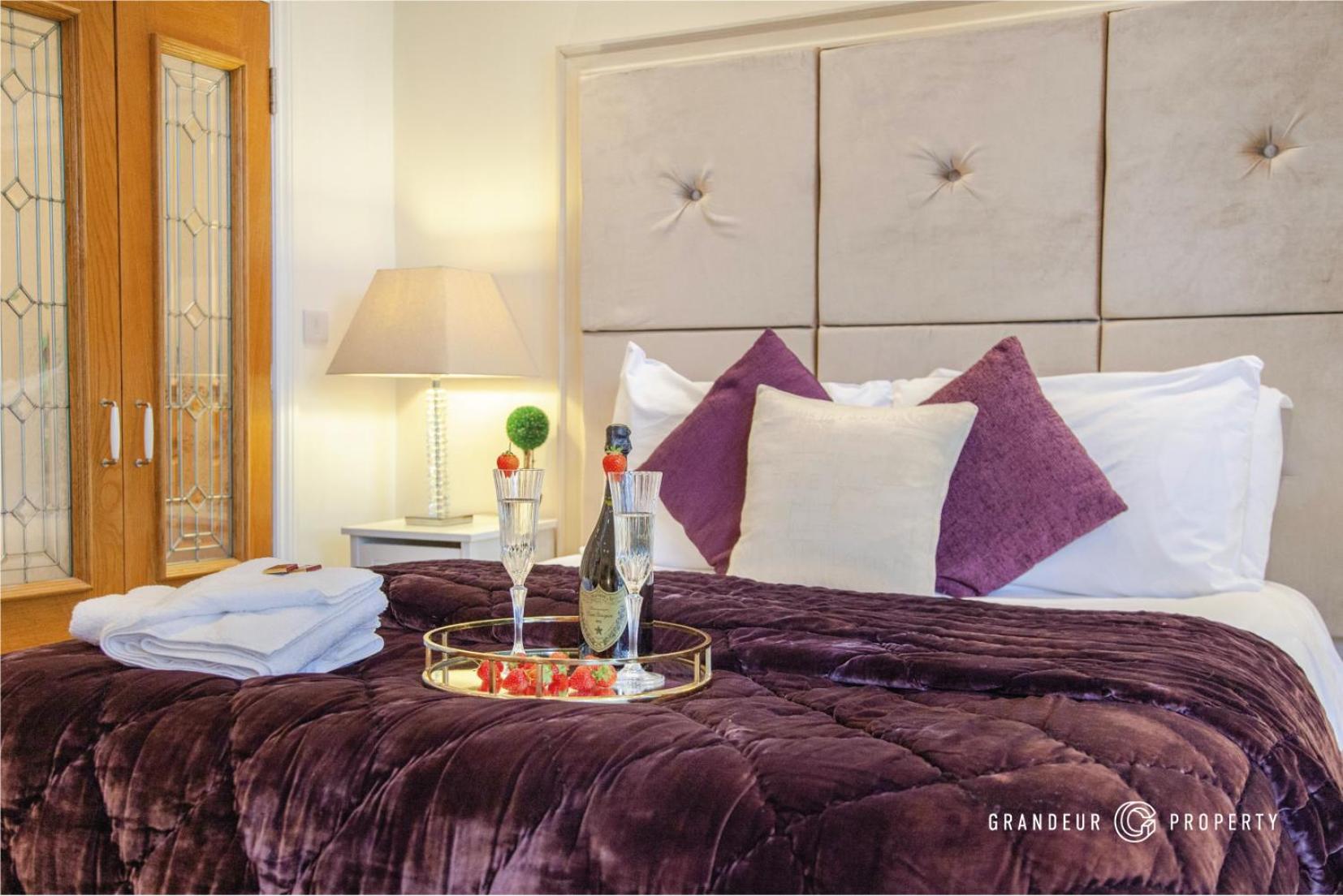 Treetop Suite By Grandeur Property 伯恩茅斯 外观 照片